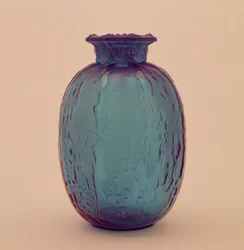 Jarrón cubierto con acabado satinado, c.1902